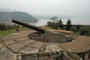 长门炮台主炮（小飞刀摄于2011年4月）