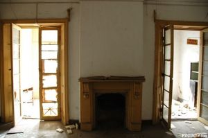 直至拆迁前，壁炉等内部设施还保存的很完整（来源：小飞刀的刀摄于2010年）