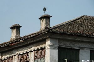 屋顶、檐口和木百叶窗细部（来源：小飞刀的刀摄于2010年）