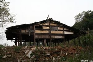 拆迁后的大桥头8号（东邪向东斜摄于2007年12月）