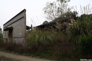 拆迁后的大桥头8号（东邪向东斜摄于2007年12月）