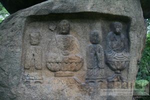 城门山石刻造像正面（从南到北）（来源：严可清摄于2009年6月）