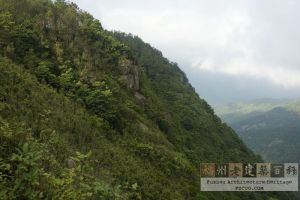 位于鼓岭后浦楼的浴池东面山石,仍保持着当年的模样(来源:林轶南摄于2017年5月) 位于鼓岭后浦楼的浴池东面山石,仍保持着当年的模样(来源:林轶南摄于2017年5月)