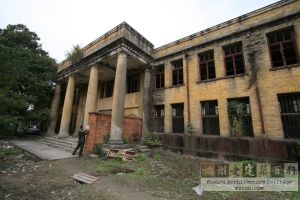 城门中学礼堂侧面（严可清摄于2009年12月/仓山区文体局提供）