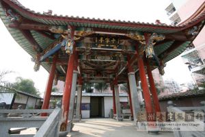 霞镜浦上十字亭正面（严可清摄于2009年11月/仓山区文体局提供）