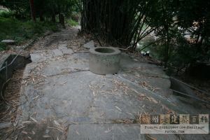 玉兰古井全景（严可清摄于2009年11月/仓山区文体局提供）