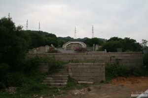 狮山林瀚墓正面（从南到北）（来源：严可清摄于2009年6月）