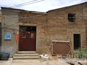 螺洲镇店前村后巷街30号民居大门（来源：林轶南摄于2018年5月）