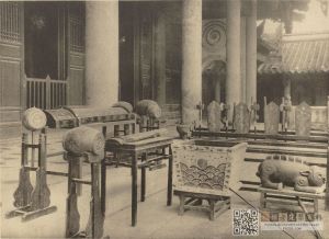 大成殿前布置的礼仪乐器（《支那文化史迹·第六册》，1929年）