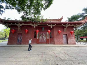 红色山门 Min摄于2022.4.14 红色山门 Min摄于2022.4.14