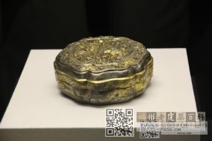 从许峻墓出土的精美文物（林陶江摄于福建博物院）