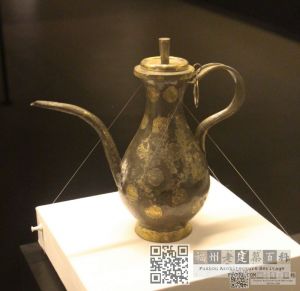 从许峻墓出土的精美文物（林陶江摄于福建博物院）