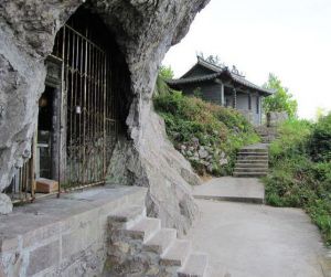 西室和玄帝殿 来自香港宝莲禅寺佛教文化传播网