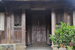 第一、二进之间的雕花门（小飞刀摄于2013年11月）