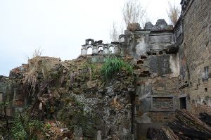 花园假山遗址。（小飞刀摄于2013年11月）