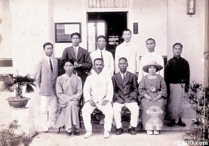 1923年台湾诗人王少涛访问东瀛学校时留影(来源:“瀛社”网站 - 云沧年谱) 1923年台湾诗人王少涛访问东瀛学校时留影(来源:“瀛社”网站 - 云沧年谱)