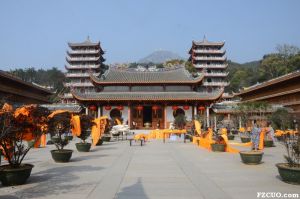 大雄宝殿，智慧双塔（小飞刀摄于2015年1月）