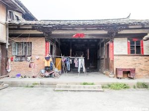 主座一进（暂不留名摄于2014年9月）