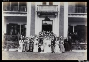 1890年左右拍摄的英国领事馆，场景为Phillips小姐和Reid医生的婚礼（来源：布里斯托尔大学图书馆）