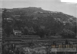 鼓岭避暑地全景，其中可见梅因别墅（麦先生厝）位于山麓制高点（来源：the collection of Virginia Van Andel，裨益知家书1897）