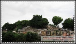 修复前的高爷庙全景（拍摄：穆睦/2010）