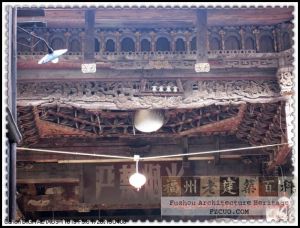 修复前的高爷庙拜亭（拍摄：穆睦/2010）