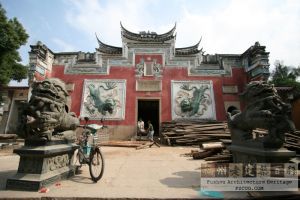 齐安斗战胜佛庙大门（严可清摄于2009年10月/仓山区文体局提供）