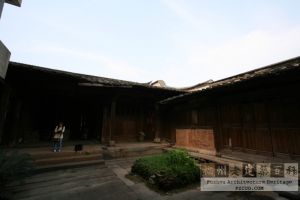 盖山上岐75号民居全景（严可清摄于2010年2月/仓山区文体局提供）