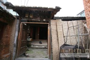梁厝梁训绩宅大门（严可清摄于2010年1月/仓山区文体局提供）