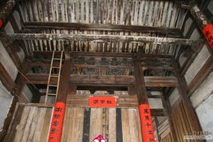 濂江林斯琛故居大厅（从南到北）（来源：严可清摄于2009年6月）