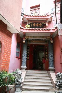 临江清凉寺正门（从南到北）（来源：严可清摄于2009年7月）