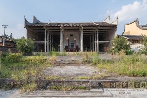 拆除后重建的钢筋混凝土建筑（暂不留名摄于2017年8月）