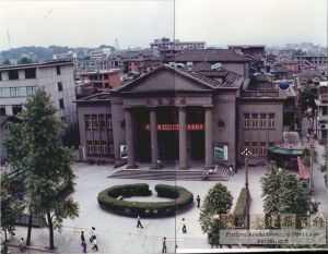 1986年5月，俯瞰福建省人民剧场，可见远处的白塔（来源：林轶南收藏）