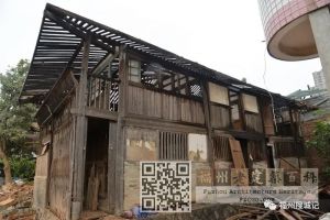 左侧四坡顶小楼（by小飞刀，2020年5月）