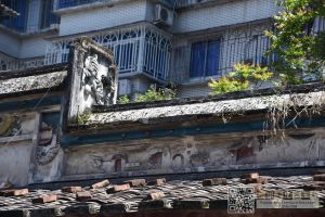 一进回廊上方灰塑（穆睦摄于2017.05）