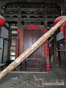 临时支护后的程厝里一进大厅（ABC摄于2021.03）