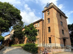 兴无楼西北角（几雨&nbsp;摄于2021.8）