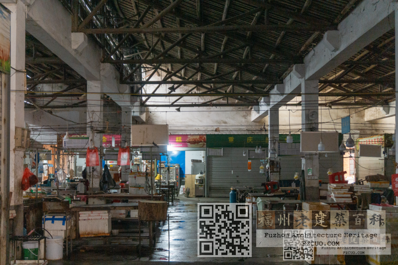 菜市场内景，推测为原纺织车间